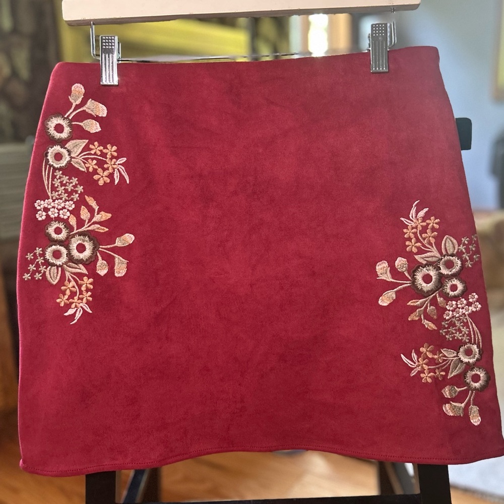 Mi Ami suede skirt with embroidery, red, large